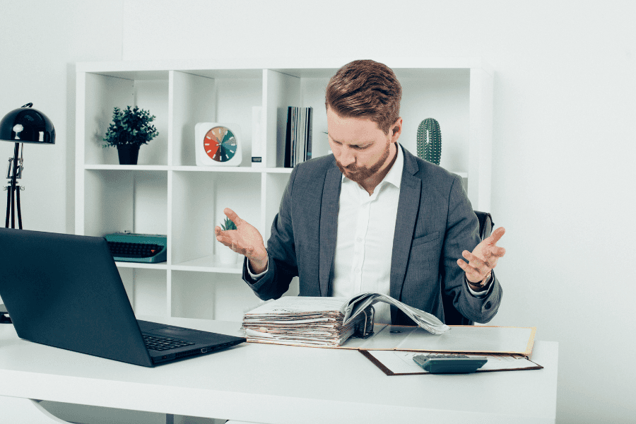 O custo invisível da desorganização digital: Quanto sua empresa perde com leads que 'caem pelas frestas'?